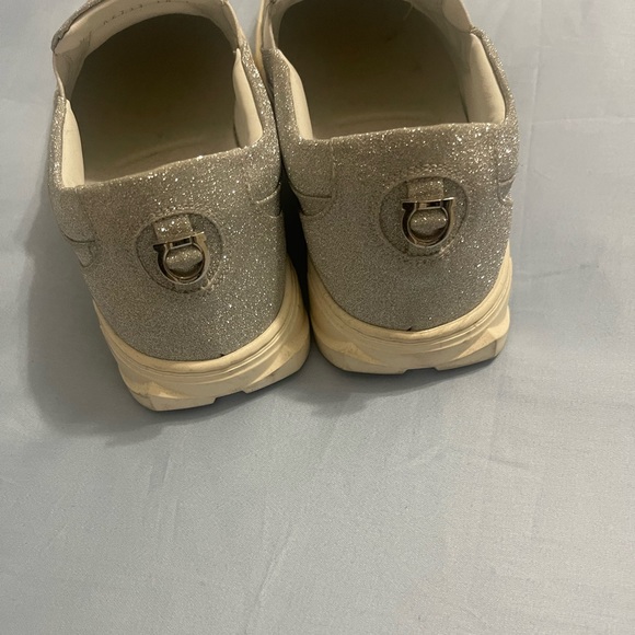 Almost brand new Salvatore Ferragamo. - Picture 5 of 5